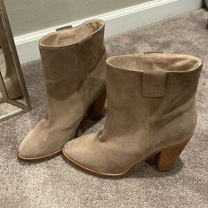 AQUATALIA designer beige suede short boot/bootie size 8.5 made in Italy